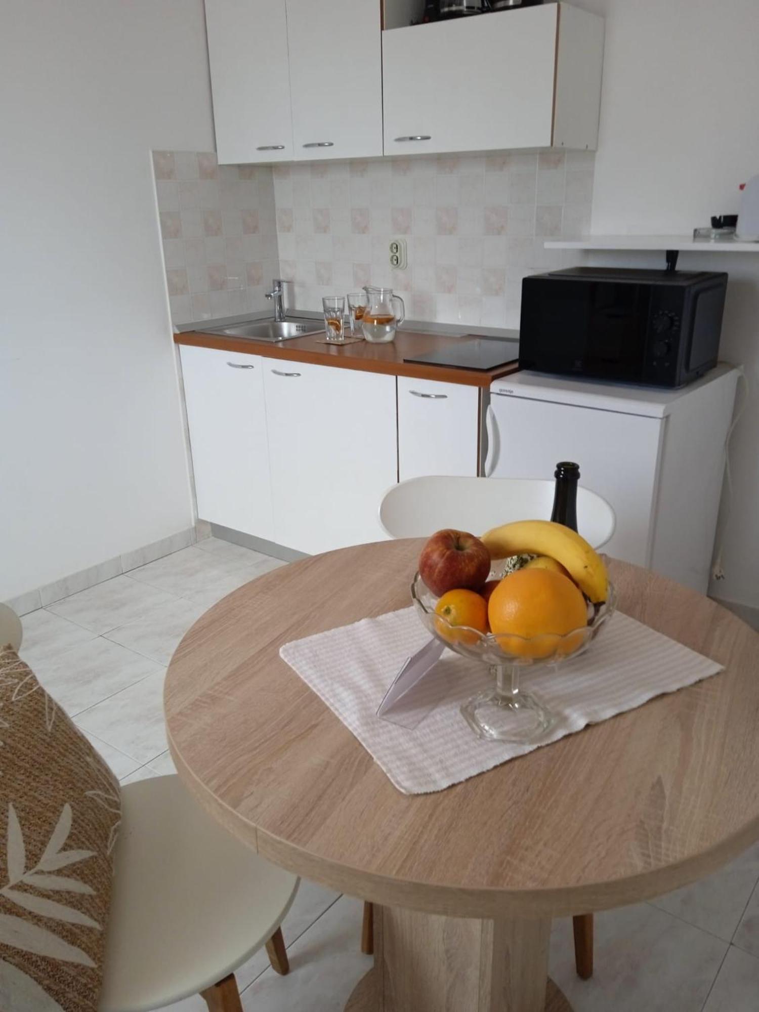Apartmani Nila Sveta Nedelja  Exterior photo